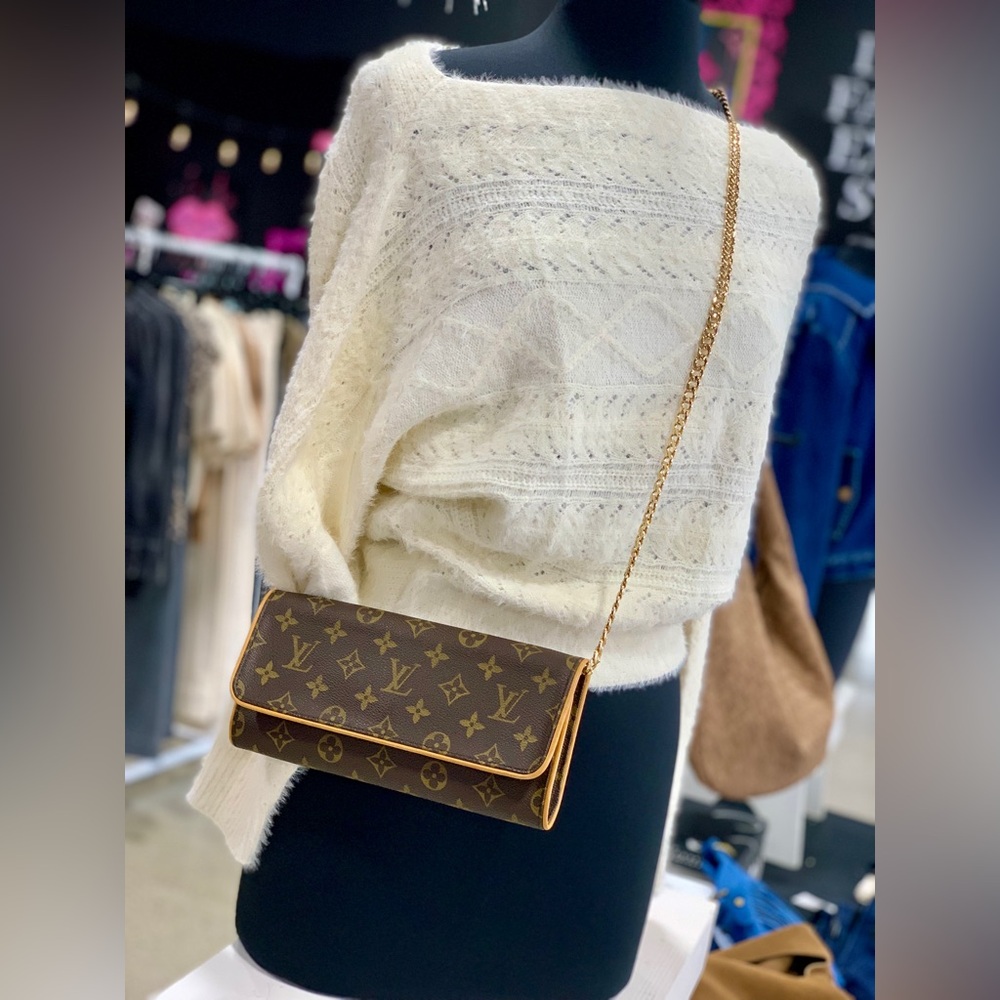 2000 authentic Louis Vuitton Twin Pochette GM crossbody, free replacement chain